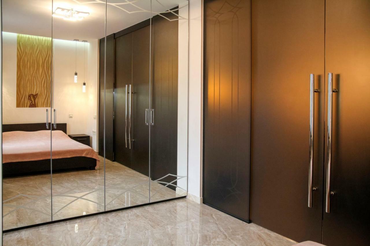 Apartment Luxe Paris Odessa Exterior photo
